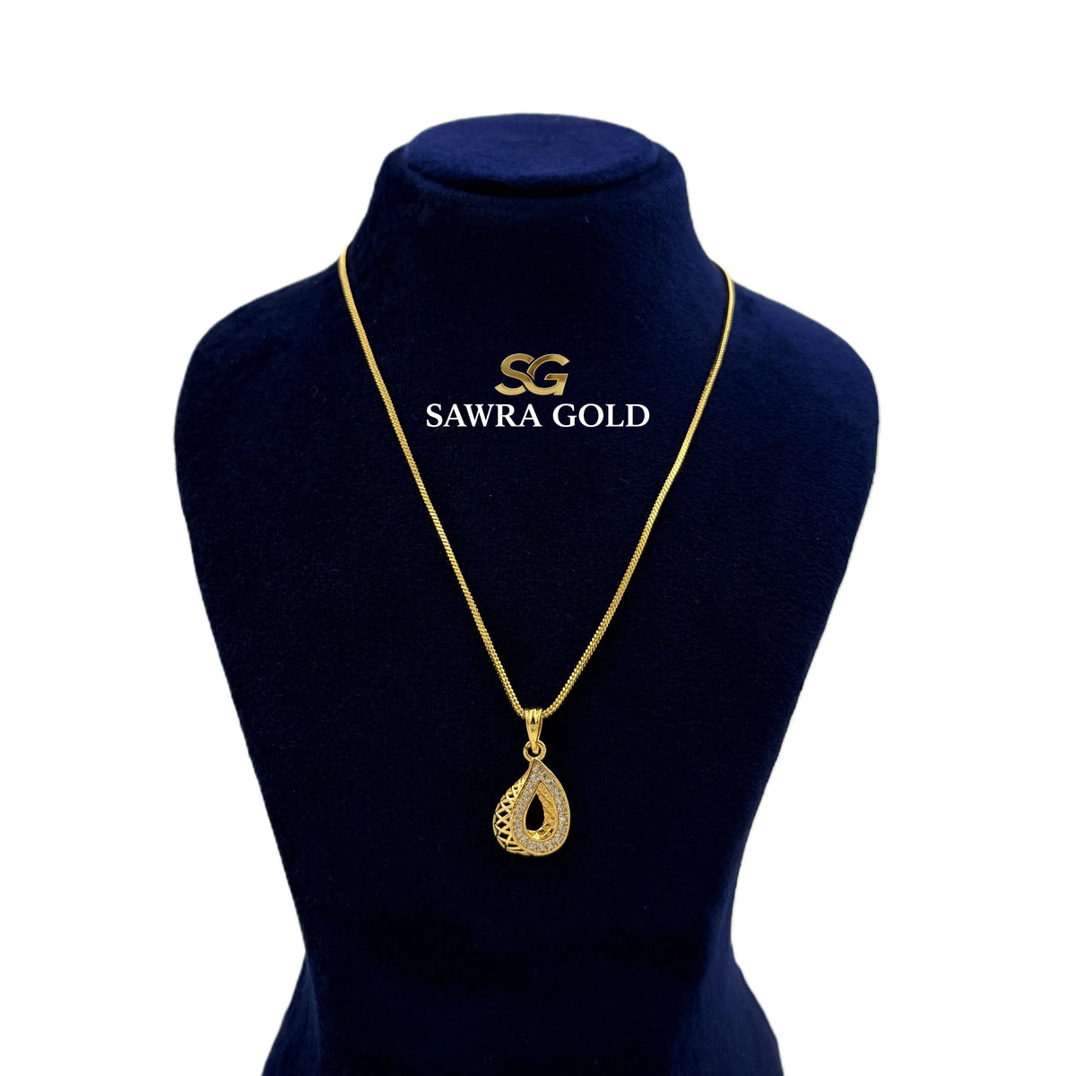 Sawra Gold Locket Chain 2570